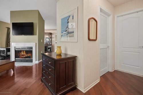 22 Tudor Ct, Jackson Twp, NJ 08527-3918
