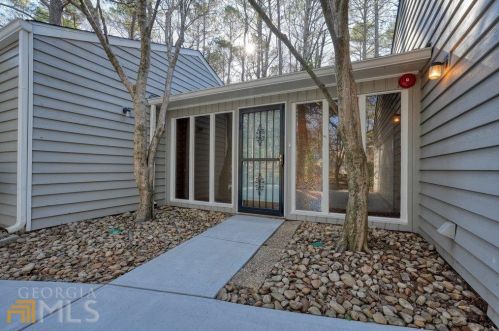 1680 Lost Creek Ln, Marietta, GA 30066-4126