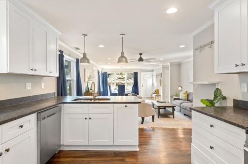 866 Brookdale Dr, Atlanta GA  30315-7103 exterior