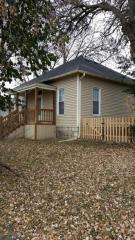205 Kaskaskia St, Paola, KS 66071-1531