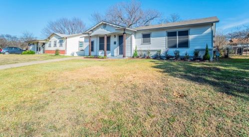 4805 Hughes Ave, Fort Worth, TX 76119-5133
