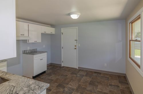 510 Maplewood Dr, Sycamore IL  60178-1212 exterior