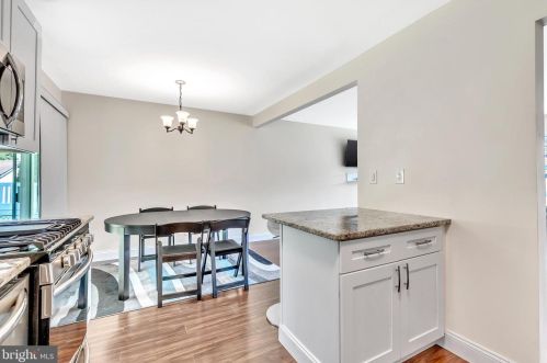 25 Amsterdam Rd, Trenton NJ 08620-1902 exterior