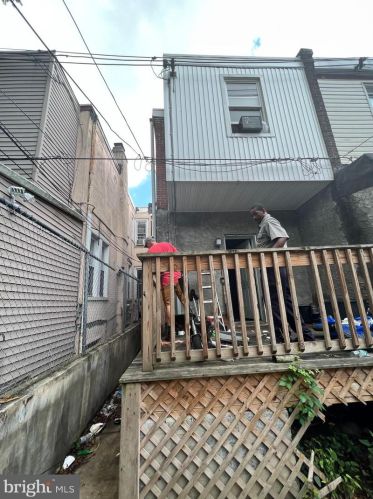 4119 8th St, Philadelphia, PA 19140-2201
