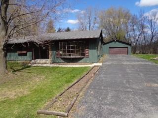 22142 Greene Ln, Antioch, IL 60002-2904