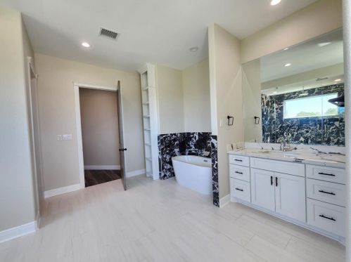 526 Angus Trl, Angleton TX 77515-9833 exterior