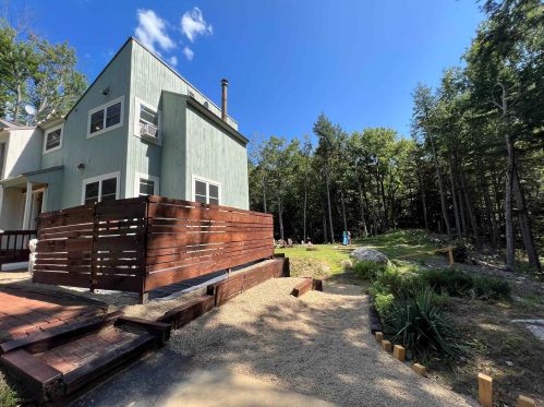 49 Timber Ln, Laconia, NH 03246-1926