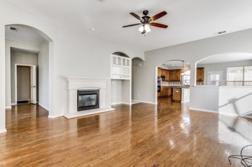 2705 White Rock Dr, Fort Worth TX  76131-2047 exterior