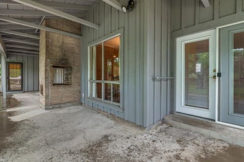 3105 Chisholm Trl, Fort Worth TX  76116-4905 exterior