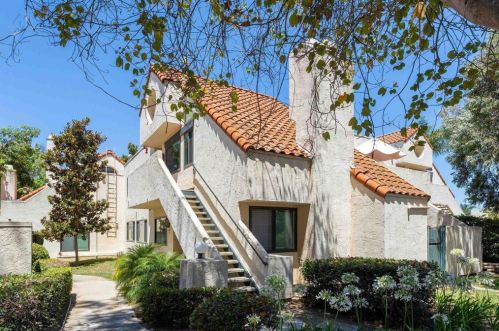 351 Melrose Dr, Vista, CA 92083-4846
