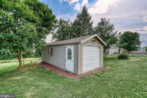 135 Red Mill Rd, Etters PA  17319-9329 exterior