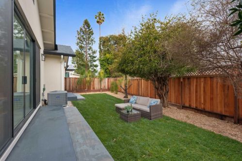 1766 Wagner Ave, Mountain View CA  94043-3049 exterior