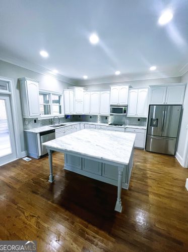 155 Fieldsborn Ct, Atlanta GA  30328-1039 exterior