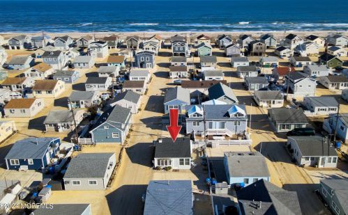 31 Crane Way, Lavallette NJ 08735-1306 exterior