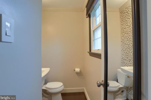 2861 Southwick Dr, Lancaster PA  17601-3547 exterior