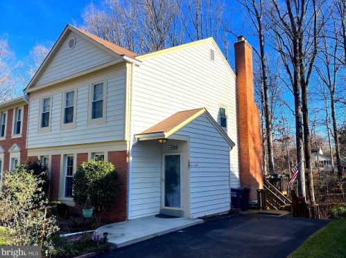 9900 Hemlock Woods Ln, Springfield VA  22015-2965 exterior