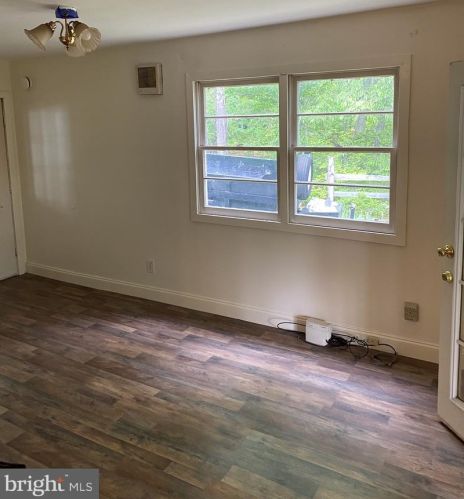 33 Blueberry Ln, Franklin WV  26807-8053 exterior