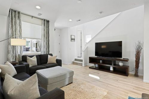 23611 5th Dr, Aurora CO  80018 exterior