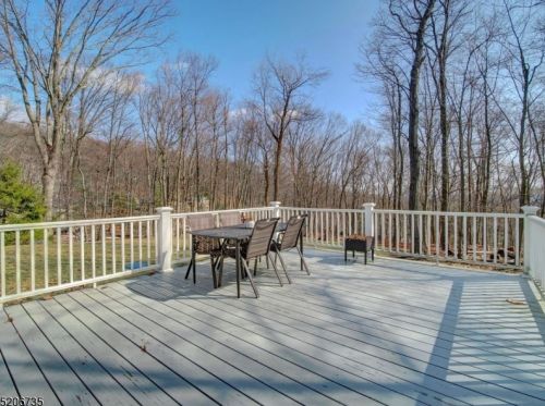 10 Long Ridge Rd, Dover NJ  07869-4564 exterior