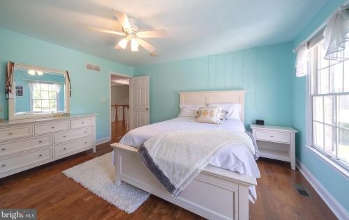 19 Walker Dr, Princeton NJ 08540-2324 exterior