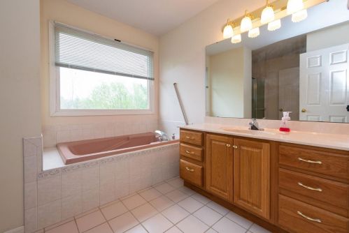 6236 Ashbourne Pl, Cincinnati OH 45233-4455 exterior