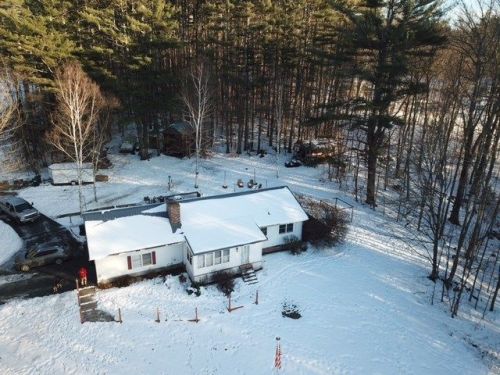 17 Kolbe Ln, Enfield, NH 03748-3840