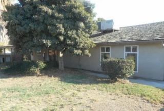 650 Hazelwood Dr, Lemoore, CA 93245-2437