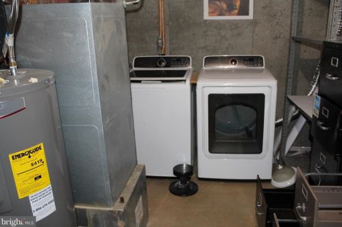 8 Farmcrest Ct, Silver Spring MD 20905-6042 exterior