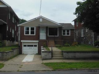 324 Grove Ave, Johnstown PA  15902-2518 exterior