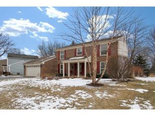 369 Hillside Dr, Keeneyville, IL 60172-1445