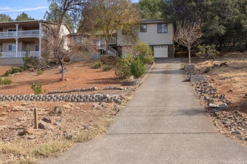 16420 Conestoga Rd, Middletown, CA 95467-8110