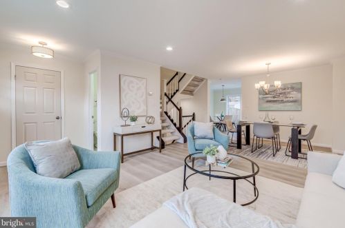 8527 Bauer Dr, Springfield VA  22152-2345 exterior