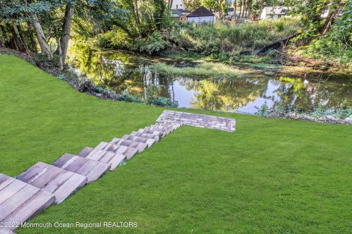 718 Grassmere Ave, Tinton Falls NJ  07712-4333 exterior