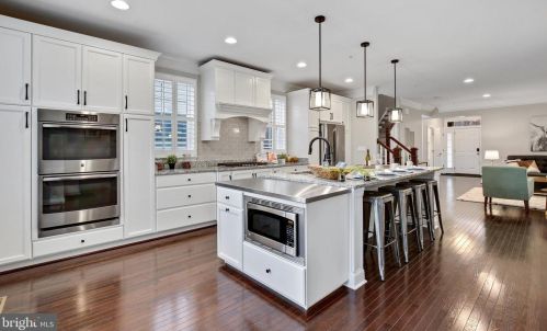 8810 Gunston St, Fulton MD  20759-2308 exterior