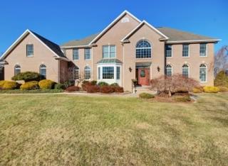 6 Ursula Ct, Mendham, NJ 07945-2135