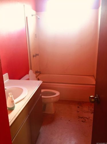 1102 19th Ave, Honolulu HI  96816-4609 exterior