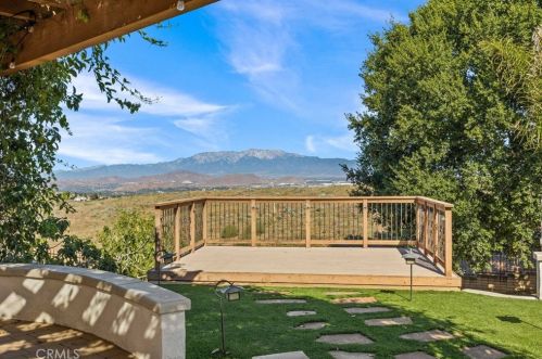 6528 Blackwood St, Riverside CA  92506-6240 exterior