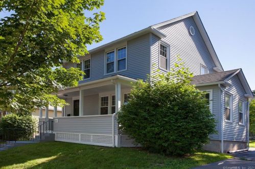 31 Laurel St, Middletown, CT 06457-4616