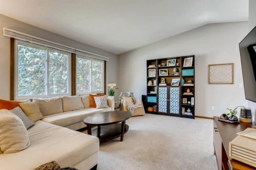 5977 Fernwood St, Saint Paul MN  55126-8463 exterior