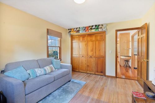36 Laurel Dr, Upper Stepney CT  06468-1650 exterior