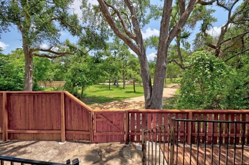 11903 Bobcat Trl, Austin TX  exterior