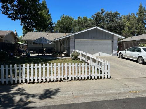 2793 Belmont Dr, Davis, CA 95618-1540