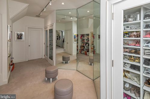 110 Brooks Bnd, Princeton NJ  08540-7545 exterior