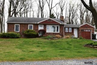 1245 Miller Dr, York, PA 17402-9505