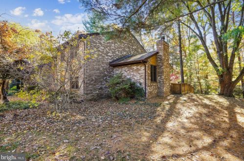 11309 Headlands Ct, Herndon VA  20191-3633 exterior