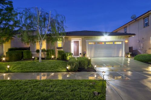 9534 Rodeo Dr, Gilroy, CA 95020-8158