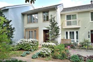 2027 Chadds Ford Dr, Herndon, VA 20191-4013