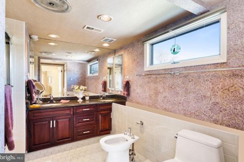 115 The Mews, Tavistock NJ exterior