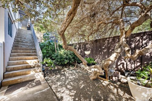 3750 Claudine St, Honolulu HI  96816-3808 exterior