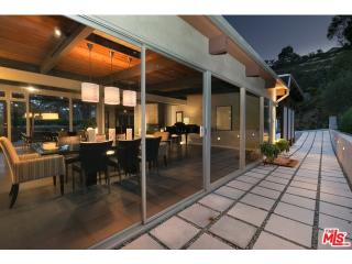 9041 Wonderland Park Ave, Los Angeles, CA 90046-1431